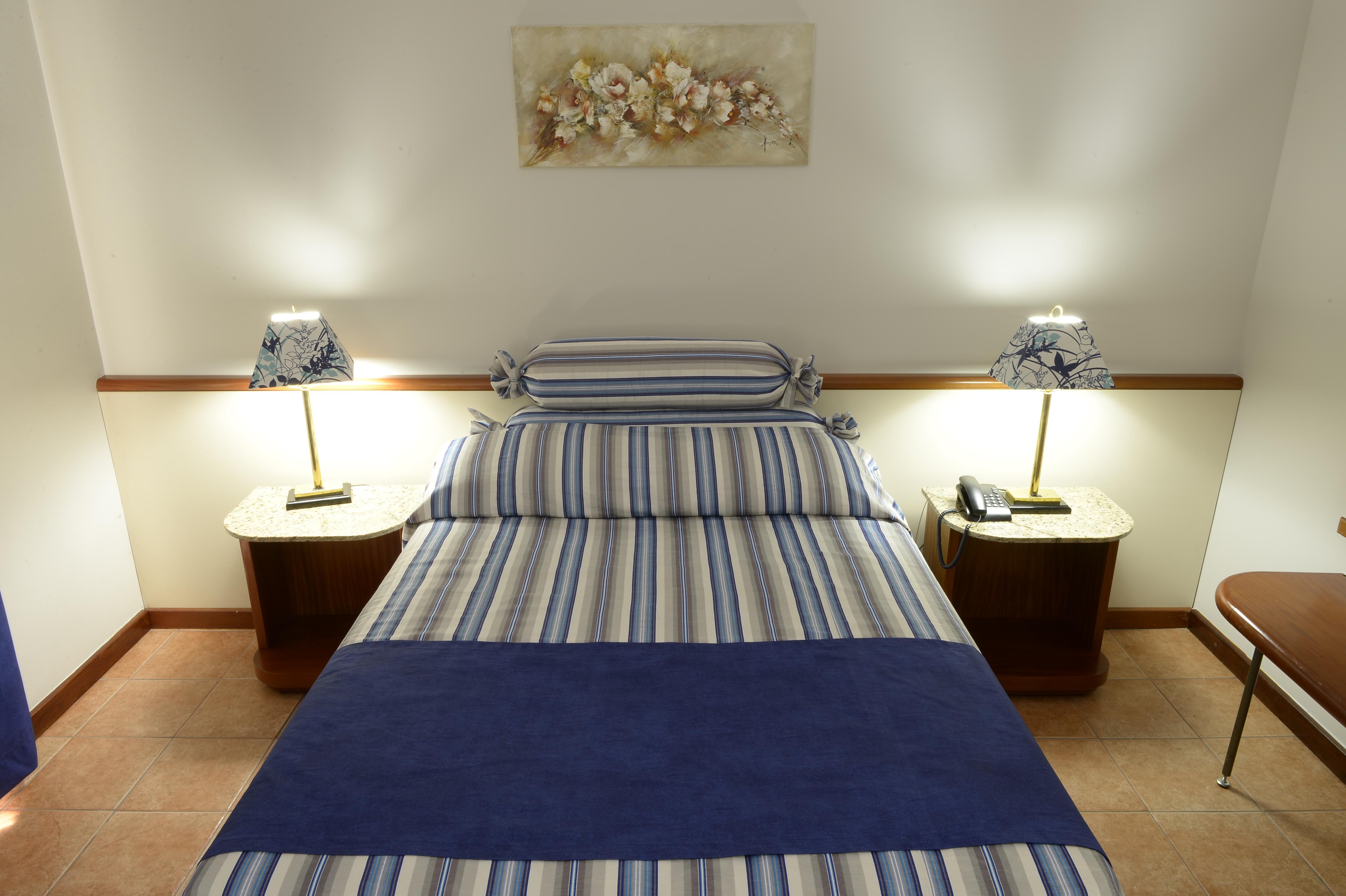 Colonial Plaza 3*