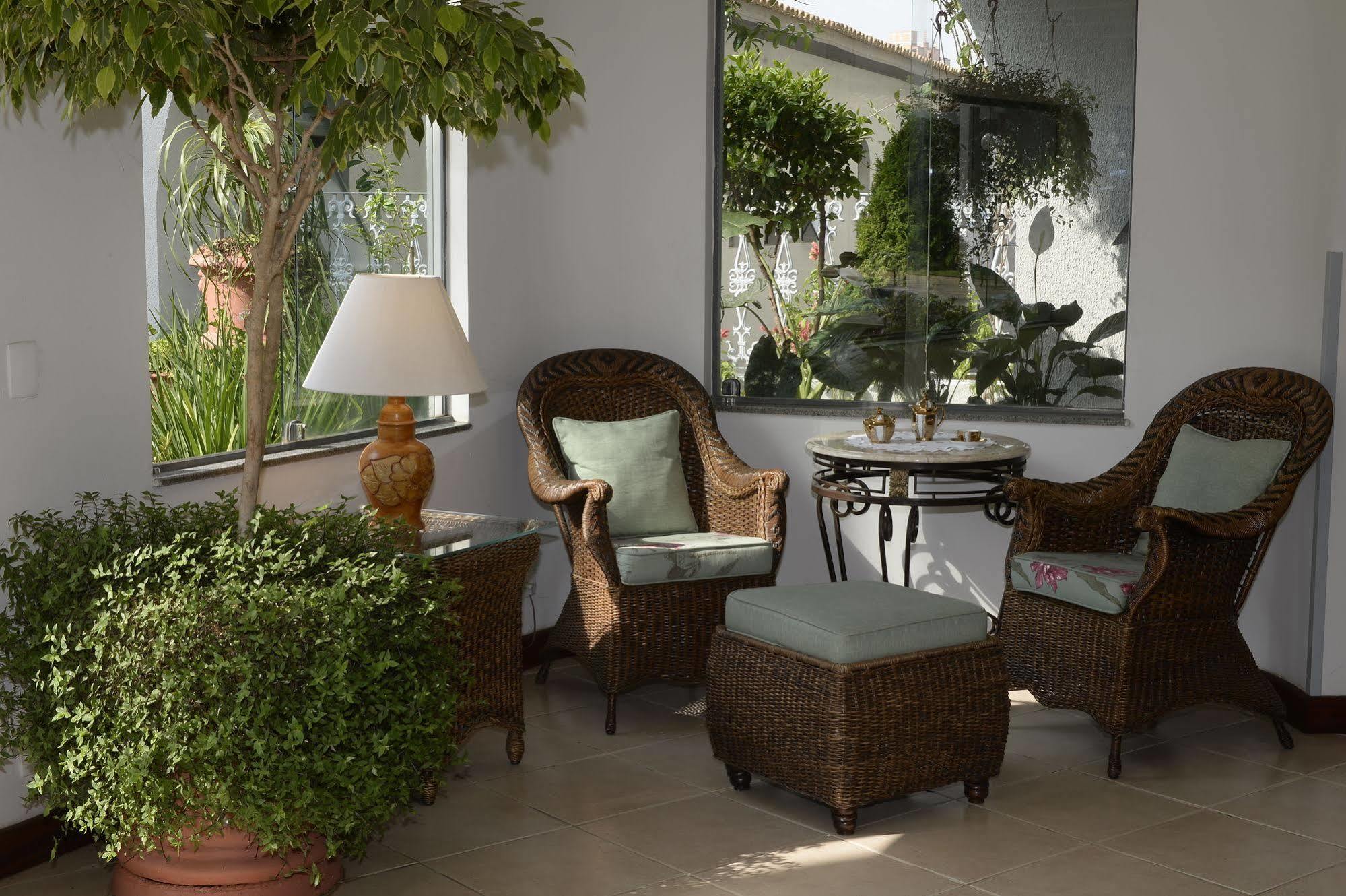 Colonial Plaza Hotel 3*